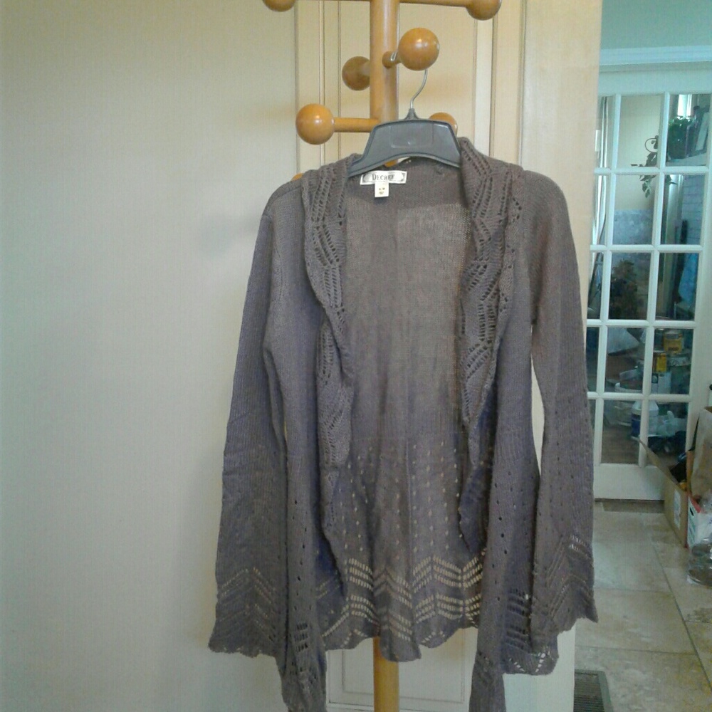 Woman's Sweater - Picture 7 of 8